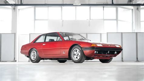Nuotrauka: 1972-ųjų Ferrari 365 GT4 2+2 variklio skyrius