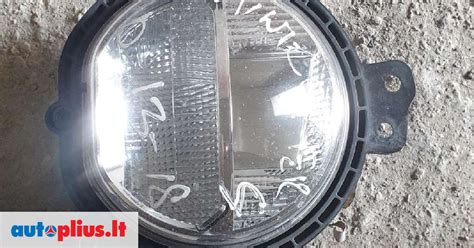 LED trecio stabdzio zibintas privalumai diagramoje: matomumas, įrengimo vieta ir spalvos