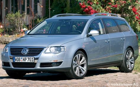schematinis Volkswagen Passat B6 universalo bagažo skyriaus matmenų pavaizdavimas