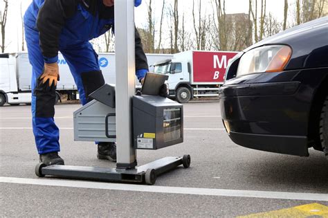 Infografika: Automobilio patikros kontrolinis sąrašas