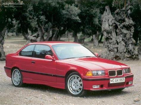BMW M3 E36 1992 metų modelio automobilio nuotrauka