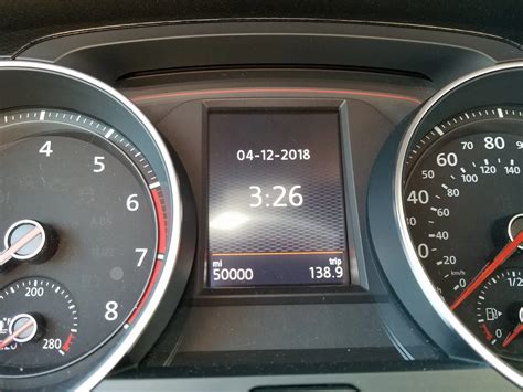 Infografika: kontrolinis sąrašas perkant naudotą automobilį