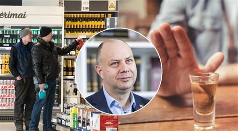Teminė nuotrauka apie vairavimą apsvaigus, vaizduojanti automobilį ir alkoholio butelį