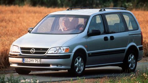 Tematinė nuotrauka su Opel Sintra