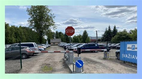 Vaizdinis elementas: nuotrauka, vaizduojanti Autobanga automobilių parką oro uoste, su keliais skirtingų klasių automobiliais.