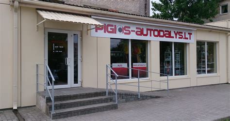 Teminė nuotrauka: automobilių dalys ir įrankiai