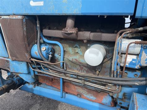 Traktoriaus Ford 8210 variklio schema