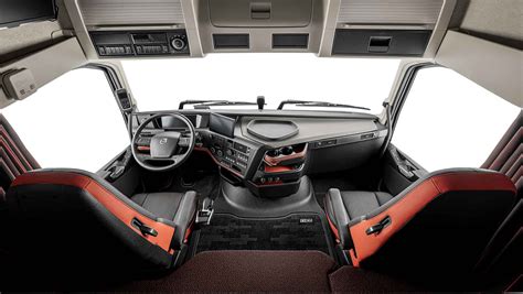 Volvo FH13 kabinos interjeras su miegamąja zona