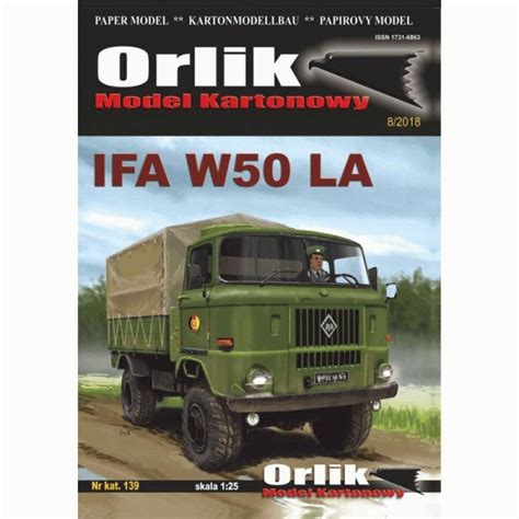 Vokiškas karinis sunkvežimis IFA W50 kamufliažinėmis spalvomis