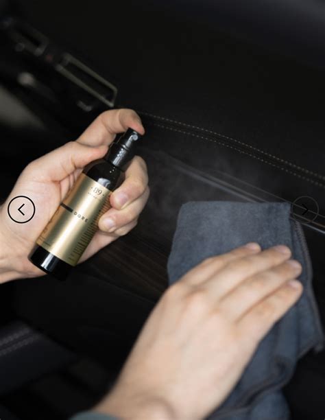 automobilio panelės valiklio buteliukas