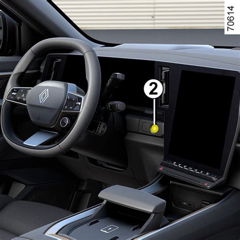 Schema arba nuotrauka, iliustruojanti prietaisų skydelio apdailos ardymą Renault Scenic 2 automobilyje
