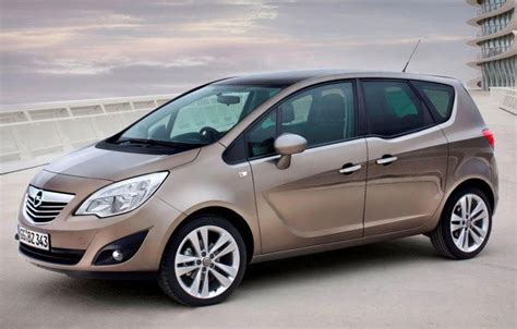 Opel Meriva B modelio eksterjeras ir interjeras