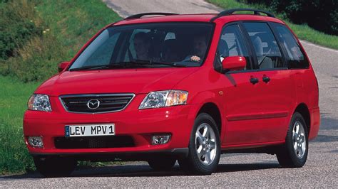 Mazda MPV interjero nuotrauka su erdviu salonu