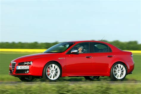 Nuotrauka išorės ir vidaus Alfa Romeo 159