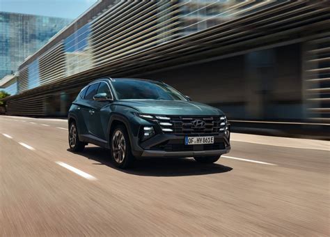 Naujasis Hyundai Tucson su išskirtiniais parametriniais žibintais ir moderniu kėbulo dizainu
