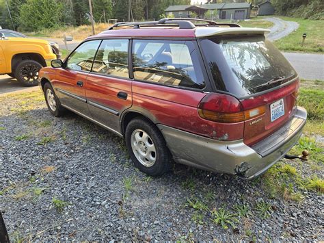 Subaru Outback 1997 metų modelio nuotrauka