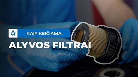 Mechanikas keičia alyvos filtrą