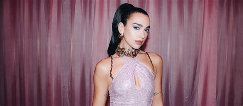 Dua Lipa koncertuoja Britų muzikos apdovanojimuose