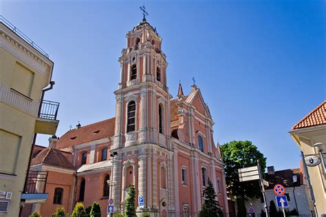 Visų Šventųjų bažnyčios fasadas