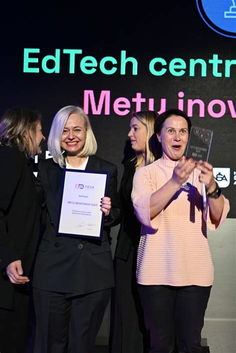 Infografika apie autostrados įtaką kultūrai ir technologijoms