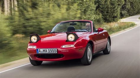 „Mazda MX-5“ rodsteris su lenktynių numeriais