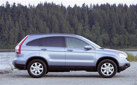„Honda CR-V“ (2007-2011) interjero nuotrauka, pabrėžianti erdvę gale ir sulankstomas sėdynes