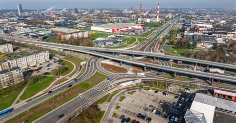 Teminė nuotrauka: Taikos prospekto panorama su automobilių eismu