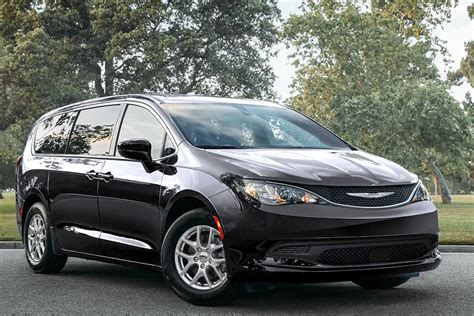 Chrysler Voyager saugiklių bloko montavimas ir nuėmimas, su elektrikos schemomis