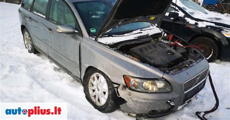 Volvo V50 automobilis su pabrauktu varikliu