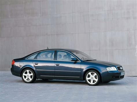 Audi A6 C5 Facelift modelio palyginimas su prieš FL, pabrėžiant atnaujintas dalis