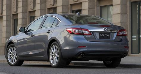 Mazda 6 universalo išorės ir vidaus nuotraukos
