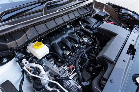 Schematinis Nissan Pathfinder V6 variklio vaizdas