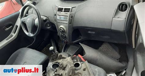 Toyota Yaris variklio skyriaus nuotrauka
