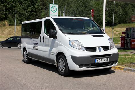 Infografika su populiariausių mikroautobusų modelių logotipais