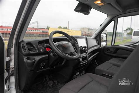 IVECO Daily mikroautobuso eksterjeras ir interjeras