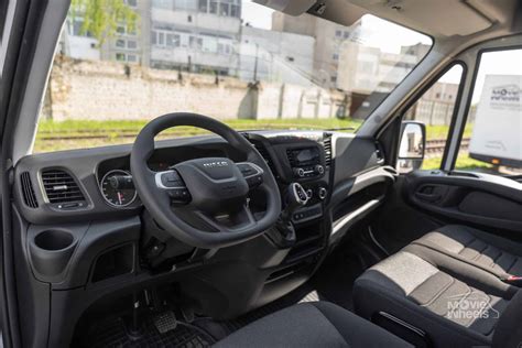 IVECO Daily mikroautobuso salonas