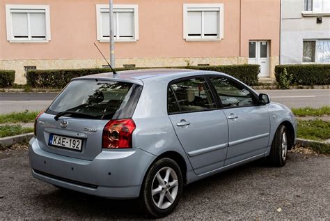 Toyota Corolla E120 variklio vožtuvų dangtelis su tarpine