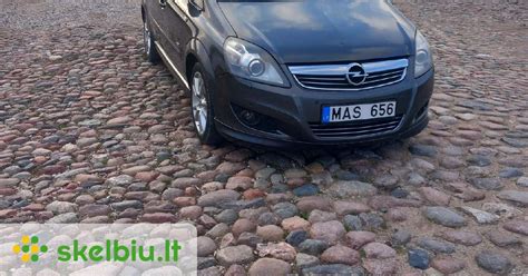 Erdvus 7 vietų automobilis, tinkantis šeimos kelionei