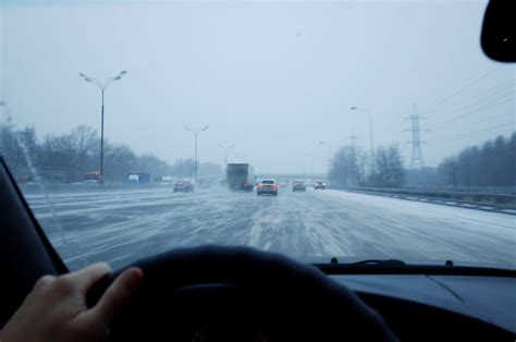 Apgaravę automobilio langai šaltuoju metu