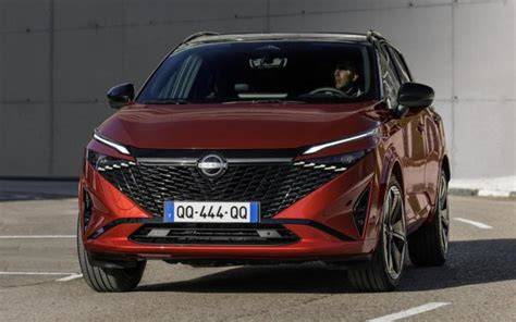 Infografika: Nissan Quest trečios kartos dizaino palyginimas su konkurentais