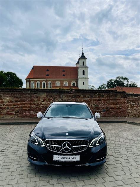 Tematinė nuotrauka: automobilio nuoma, kelionė