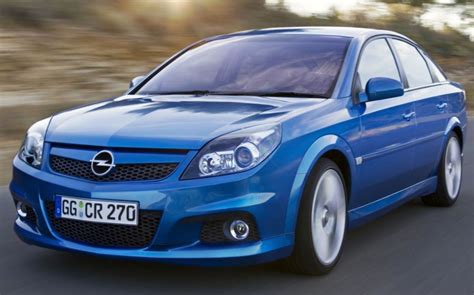 Nuotrauka, vaizduojanti originalius Opel Vectra C ratlankius.