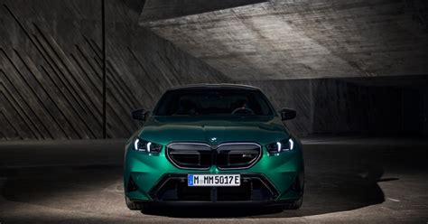 Teminė nuotrauka, vaizduojanti BMW važiuoklę su amortizatoriumi
