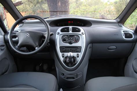 Citroën Xsara Picasso pakabos detalės