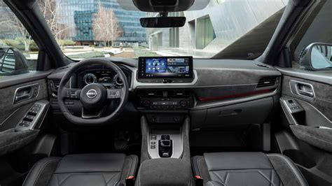 Nissan Qashqai interjeras su multimedijos ekranu