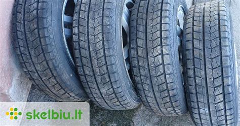Teminė nuotrauka: Kia automobilis su stilingais lietais ratlankiais