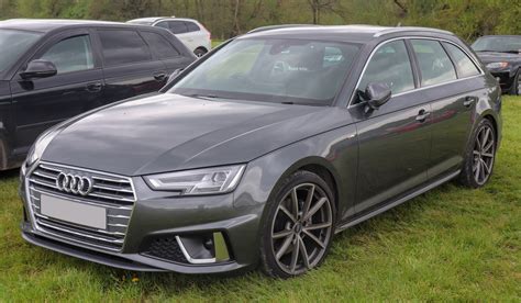 Audi A4 (B9 8W, facelift 2019) sedano eksterjero nuotrauka su dinamiškomis linijomis ir LED žibintais