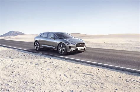 „Jaguar I-Pace“ elektrinio visureigio nuotrauka