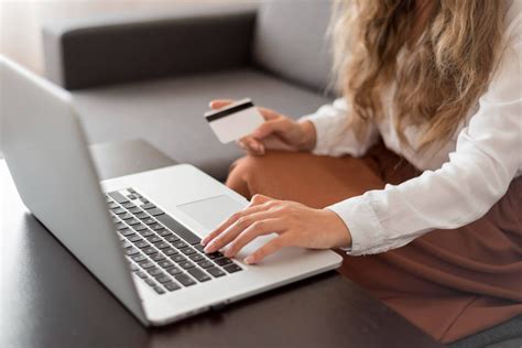 Piktograma: pinigų mokėjimas internetu