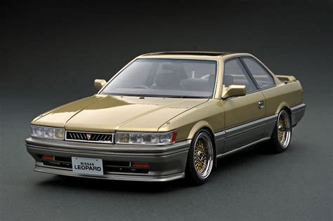 Nissan Leopard sedanas